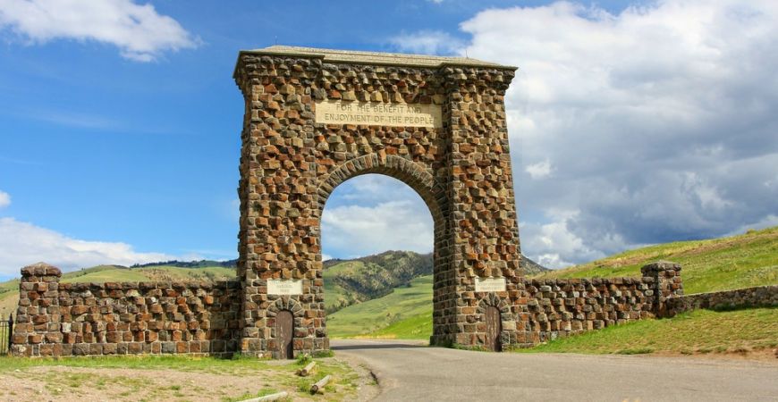 Roosevelt Arch - Yellowstone Park Roosevelt Arch - Yellowstone