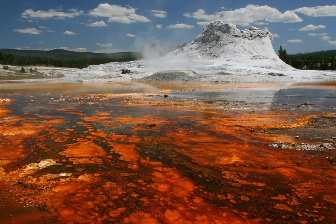 Castle Geyser - Yellowstone National Park Castle Geyser - Yellowstone