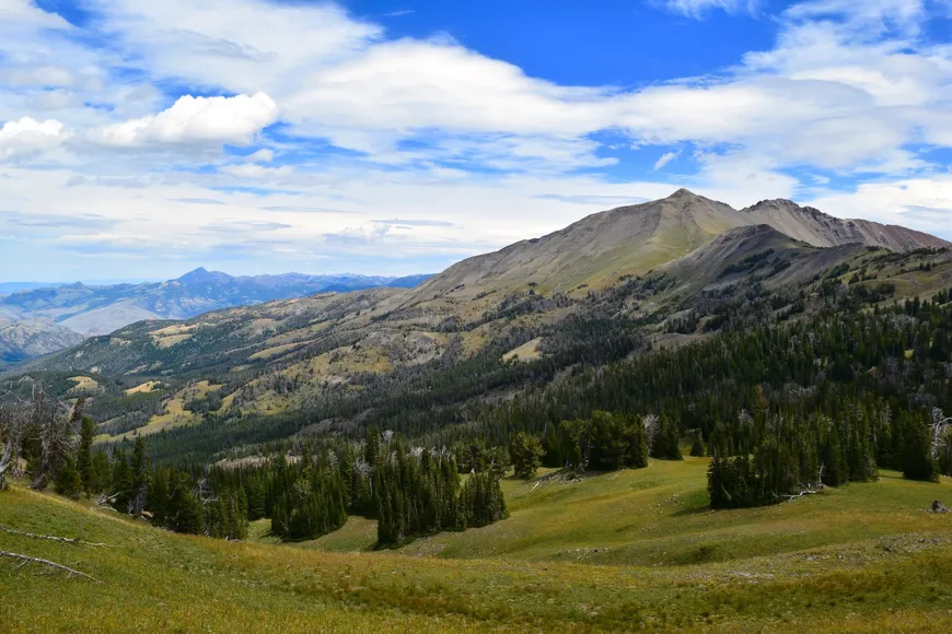 Mountain Peaks of Yellowstone
